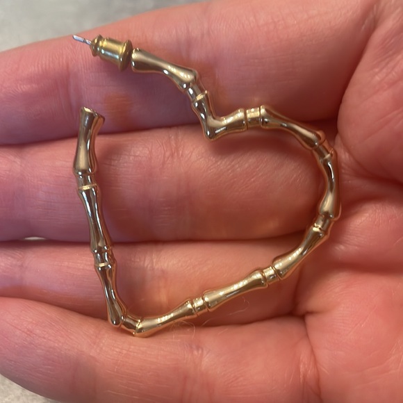 Lilly Pulitzer Gold Tone Bamboo Heart Hoop Earrings. - Picture 2 of 3